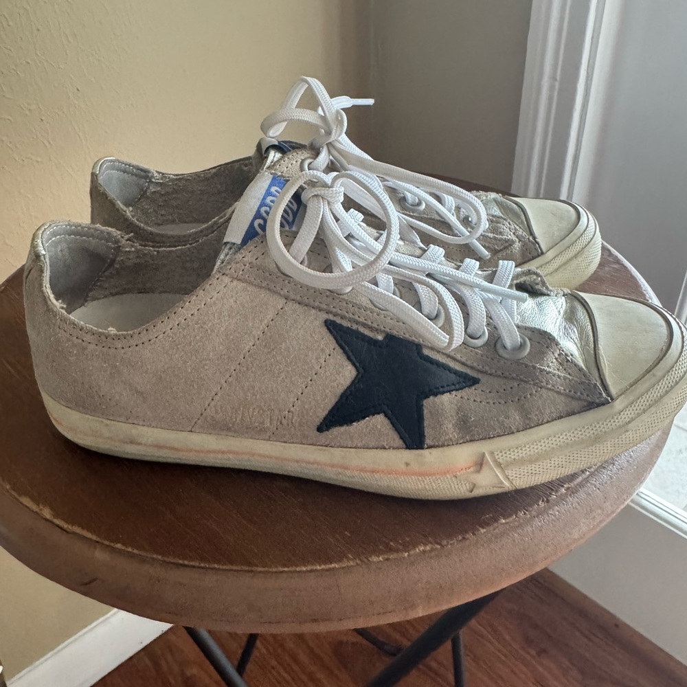 GOLDEN GOOSE
V-Star 2 Distressed Leather Sneakers